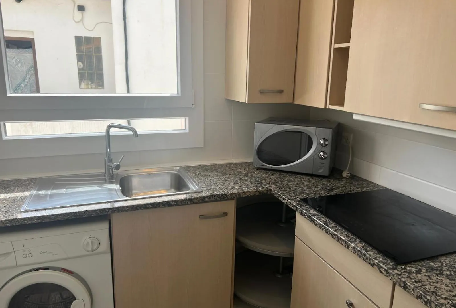 Bonito Apartamento En El Centro De Rosas Av-79