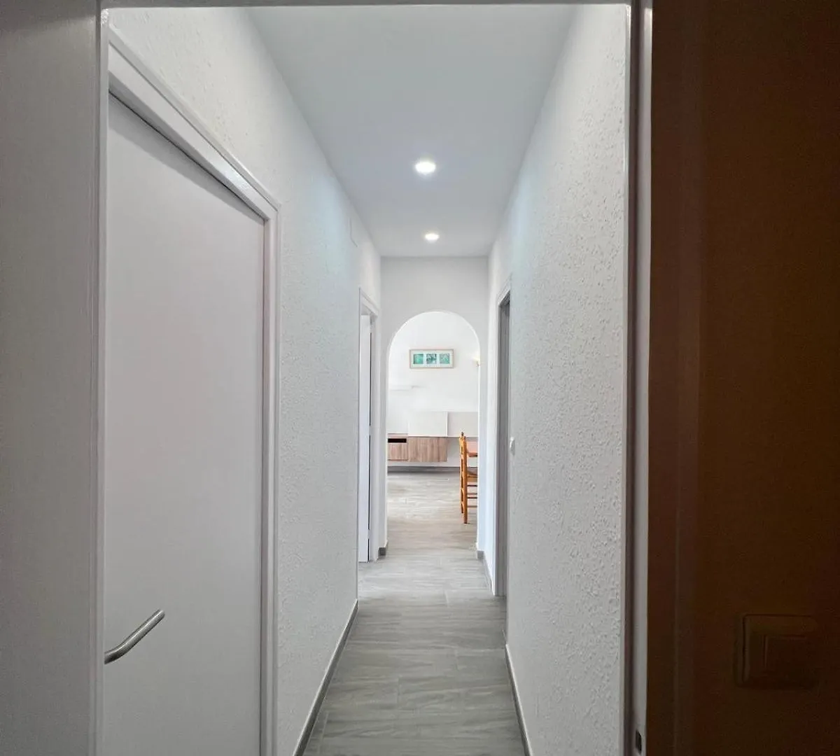 Bonito Apartamento En El Centro De Rosas Av-79