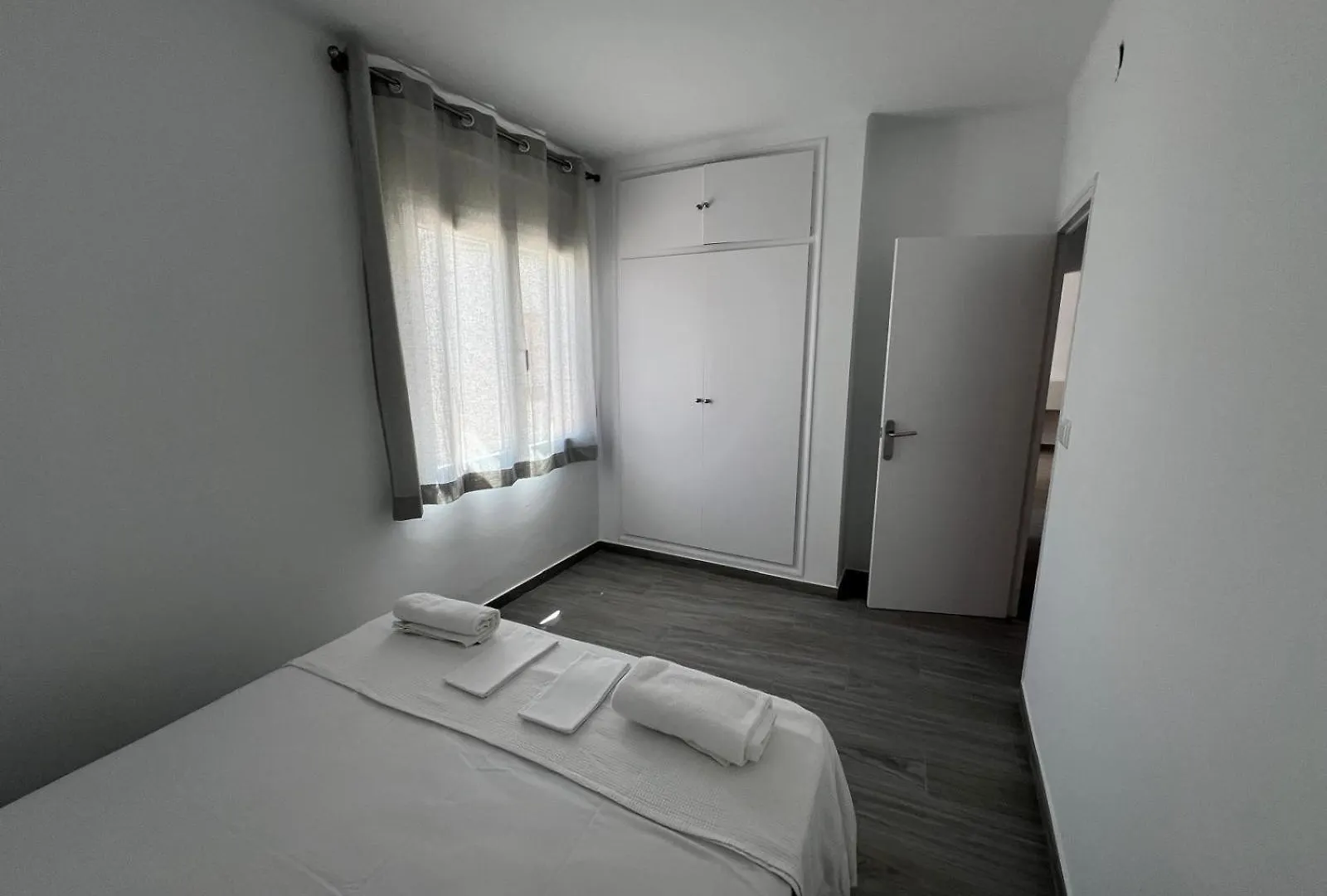 Bonito Apartamento En El Centro De Rosas Av-79 Roses
