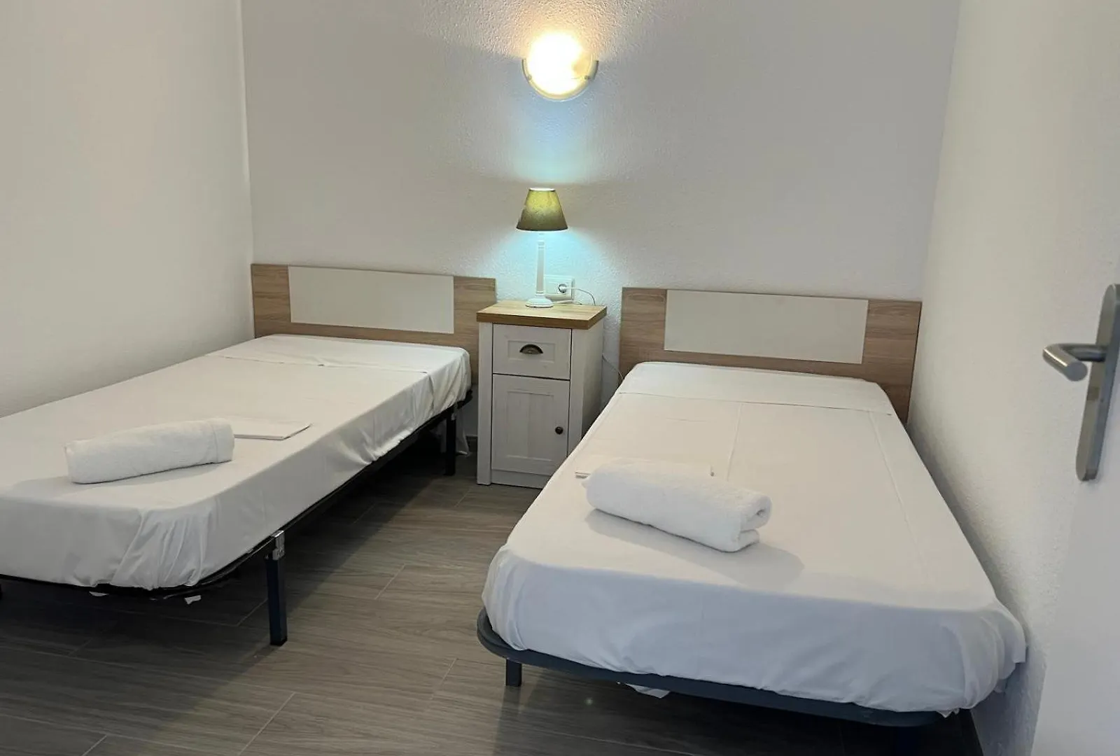 Bonito Apartamento En El Centro De Rosas Av-79 Spain