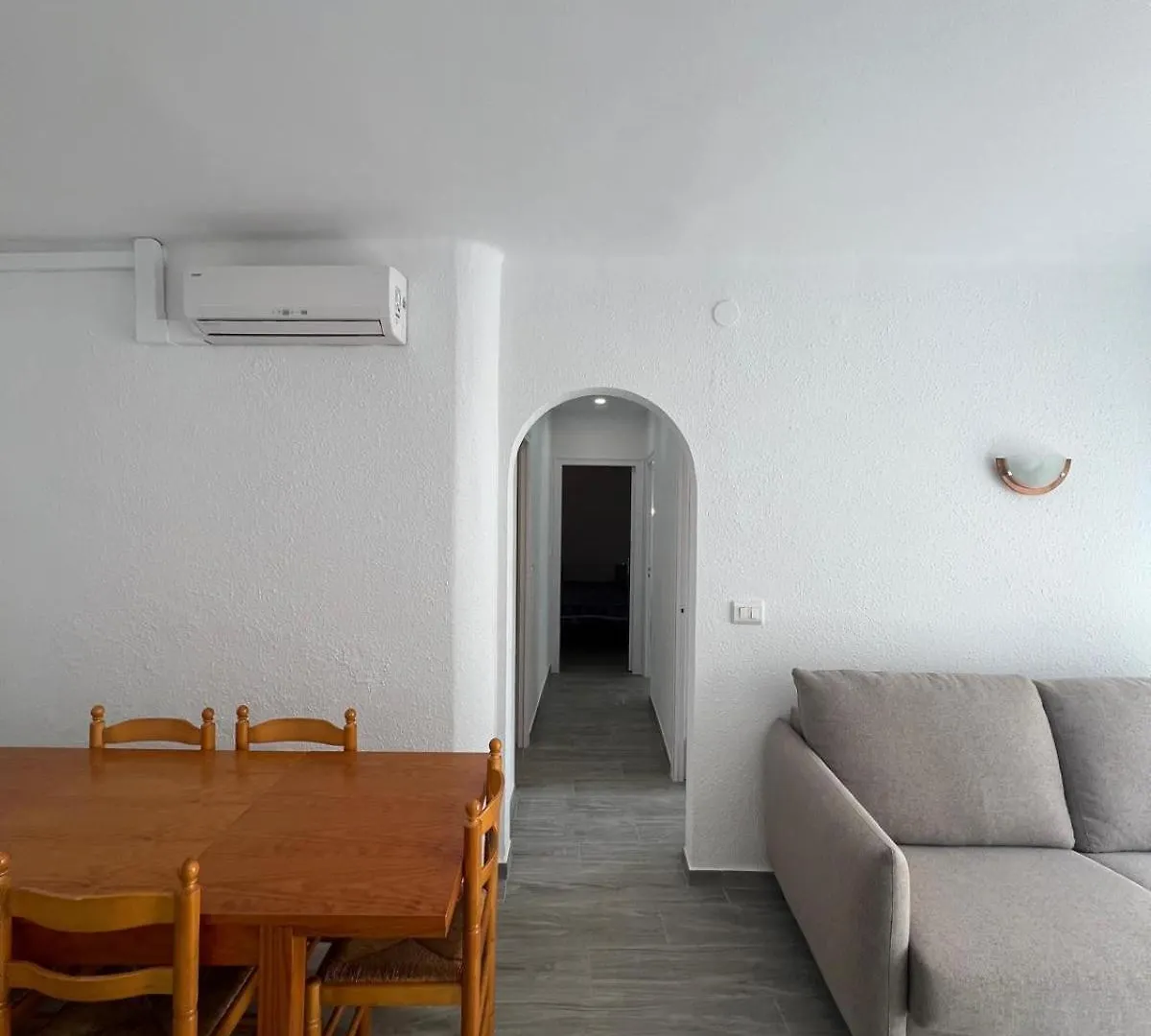 Bonito Apartamento En El Centro De Rosas Av-79 0*, Roses